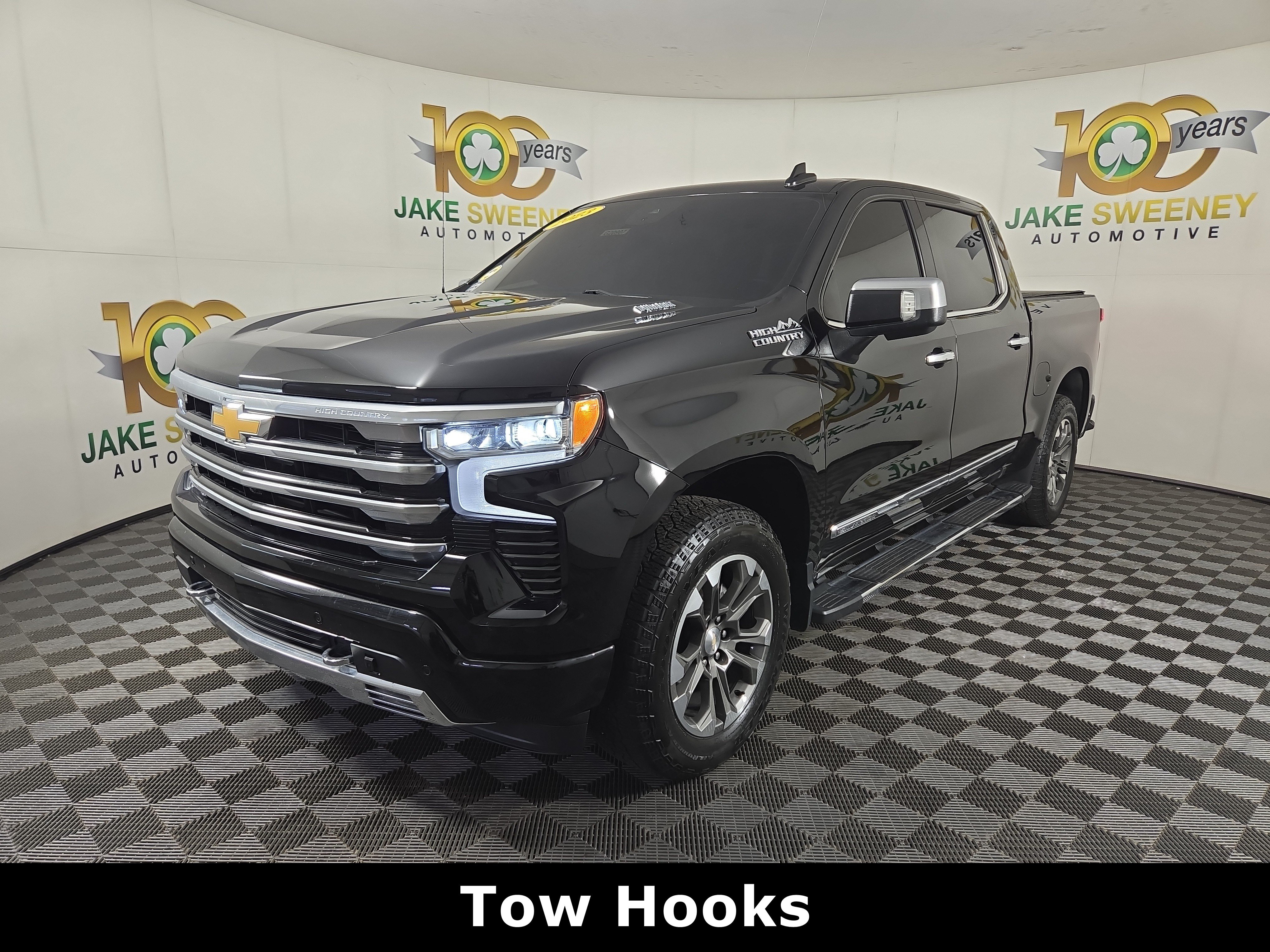 Certified 2023 Chevrolet Silverado 1500 High Country w/ Technology Package AWD/4WD image 3