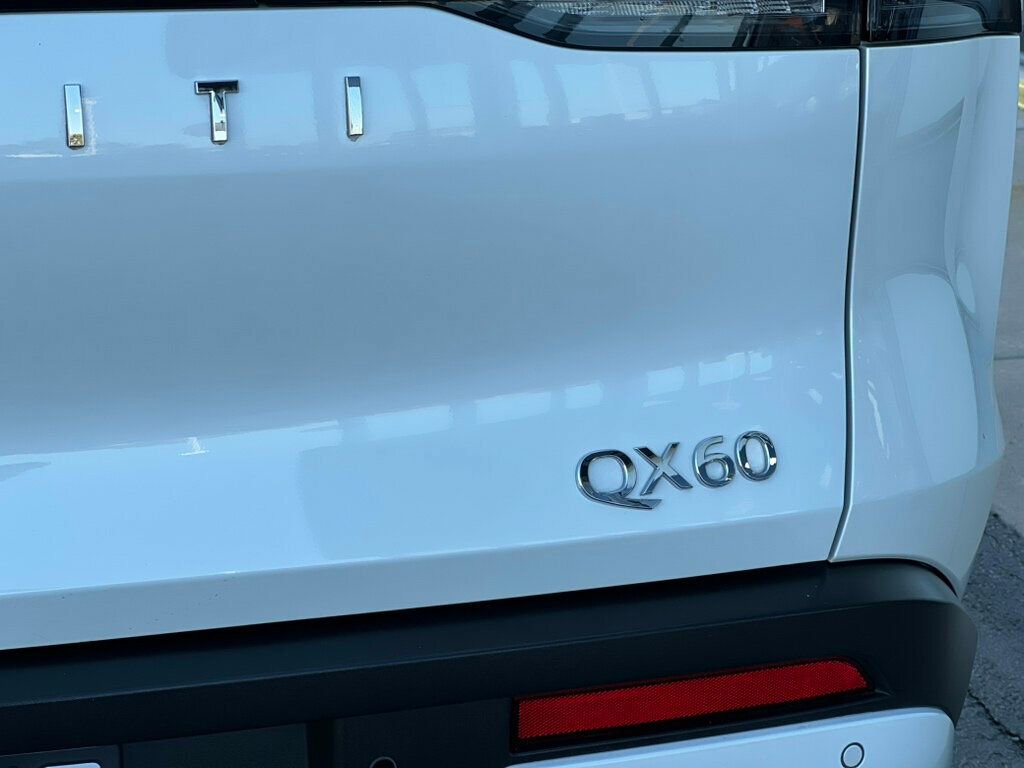 Used 2024 INFINITI QX60 Luxe w/ Vision Package image 41