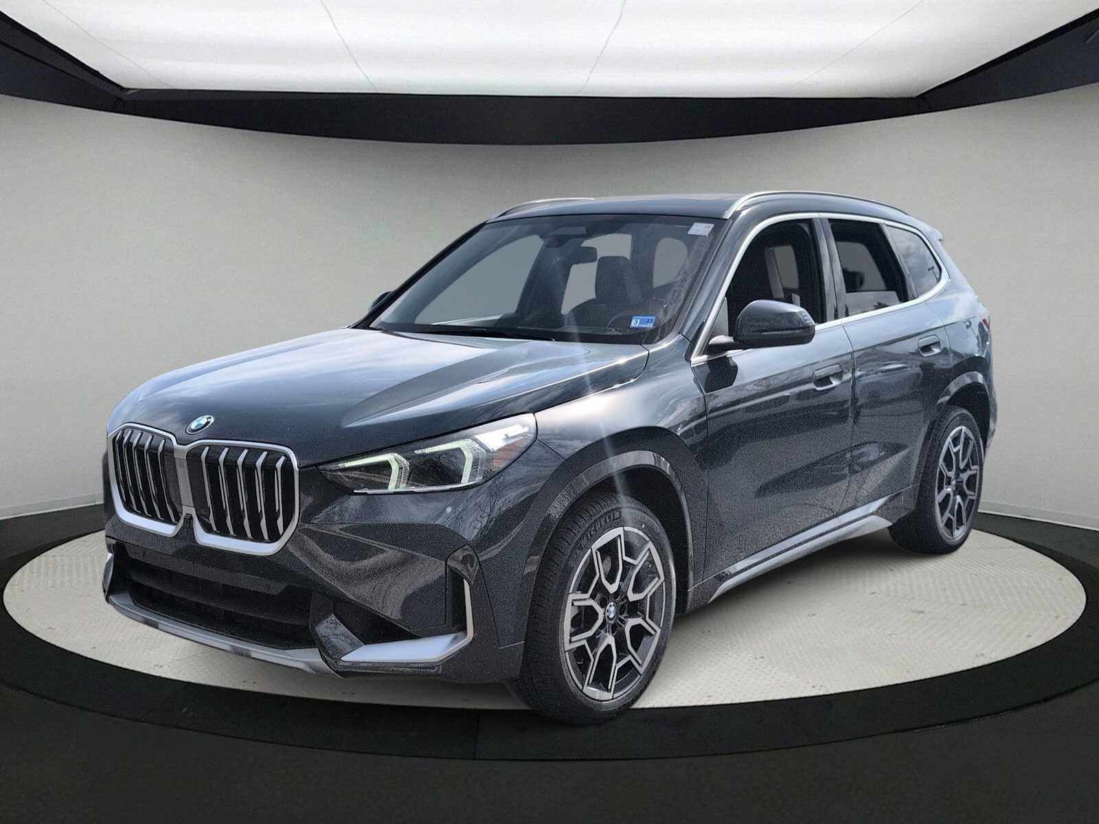 Used 2026 BMW X1 xDrive28i w/ Technology Package AWD/4WD image 4