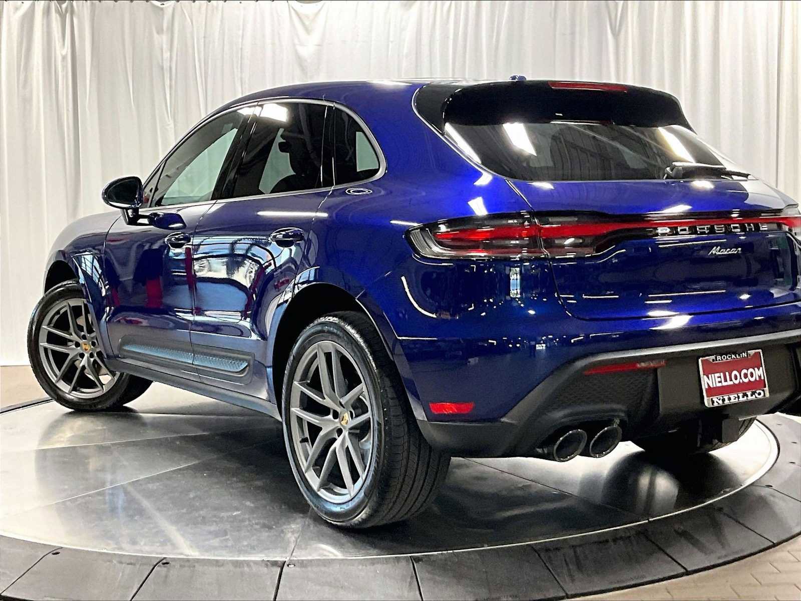 Used 2025 Porsche Macan image 3