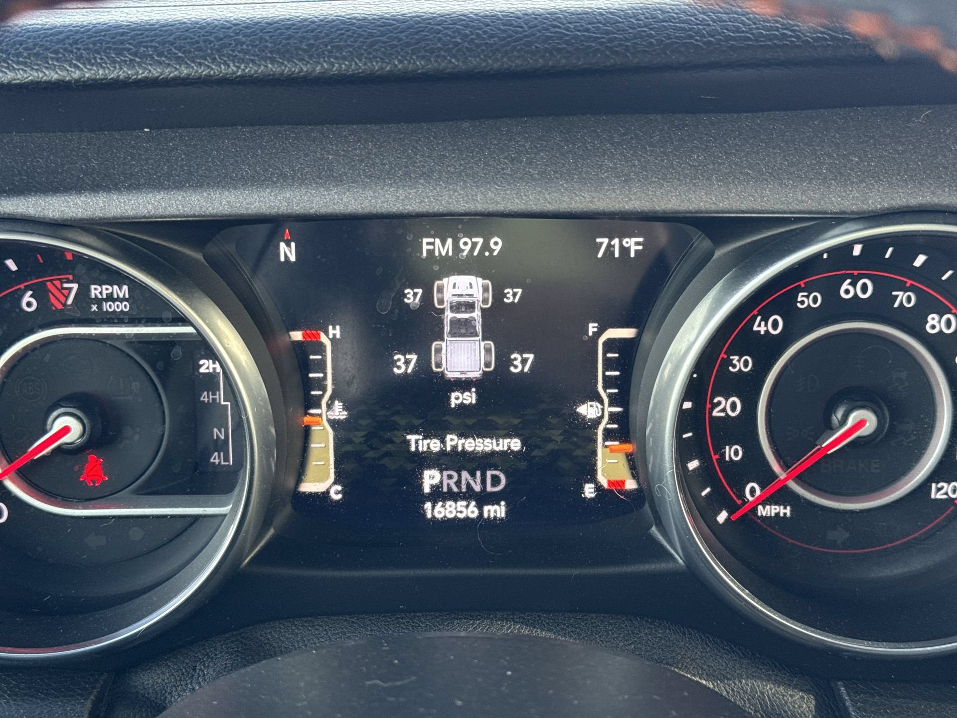 Used 2021 Jeep Gladiator Mojave AWD/4WD image 15