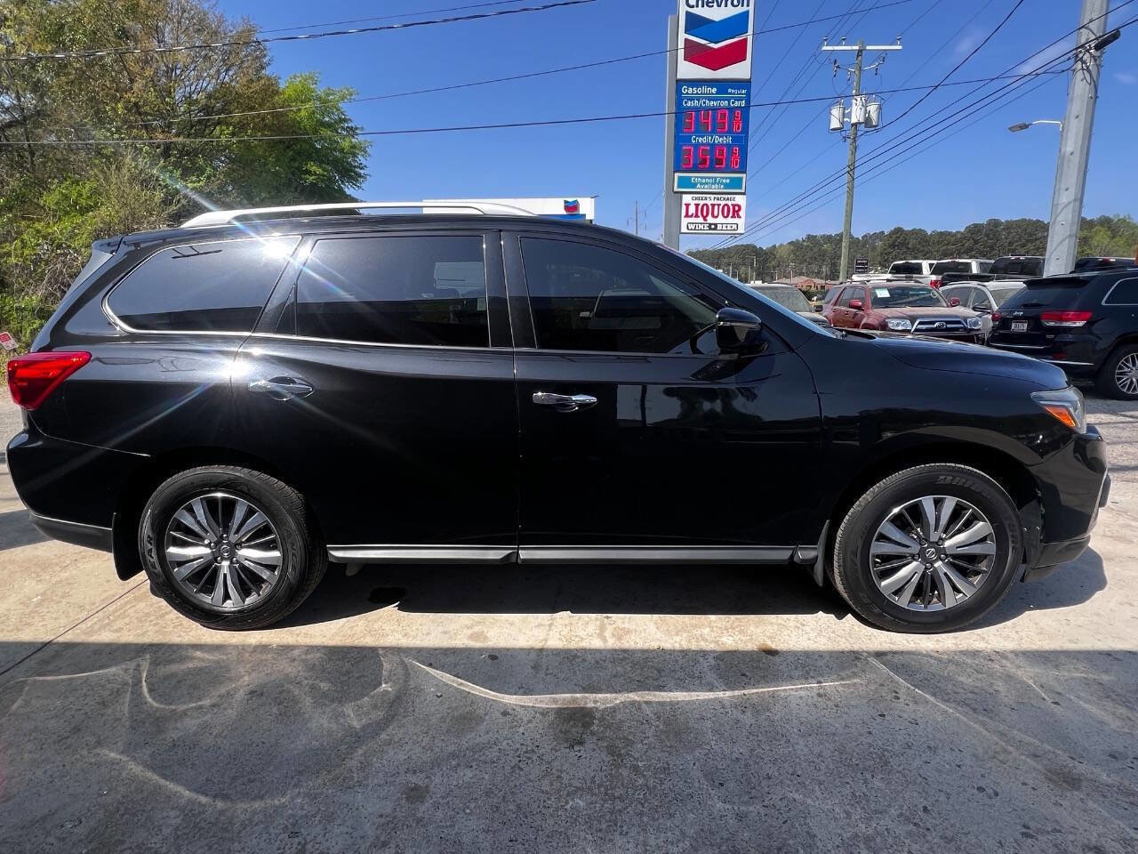 Used 2018 Nissan Pathfinder S image 8