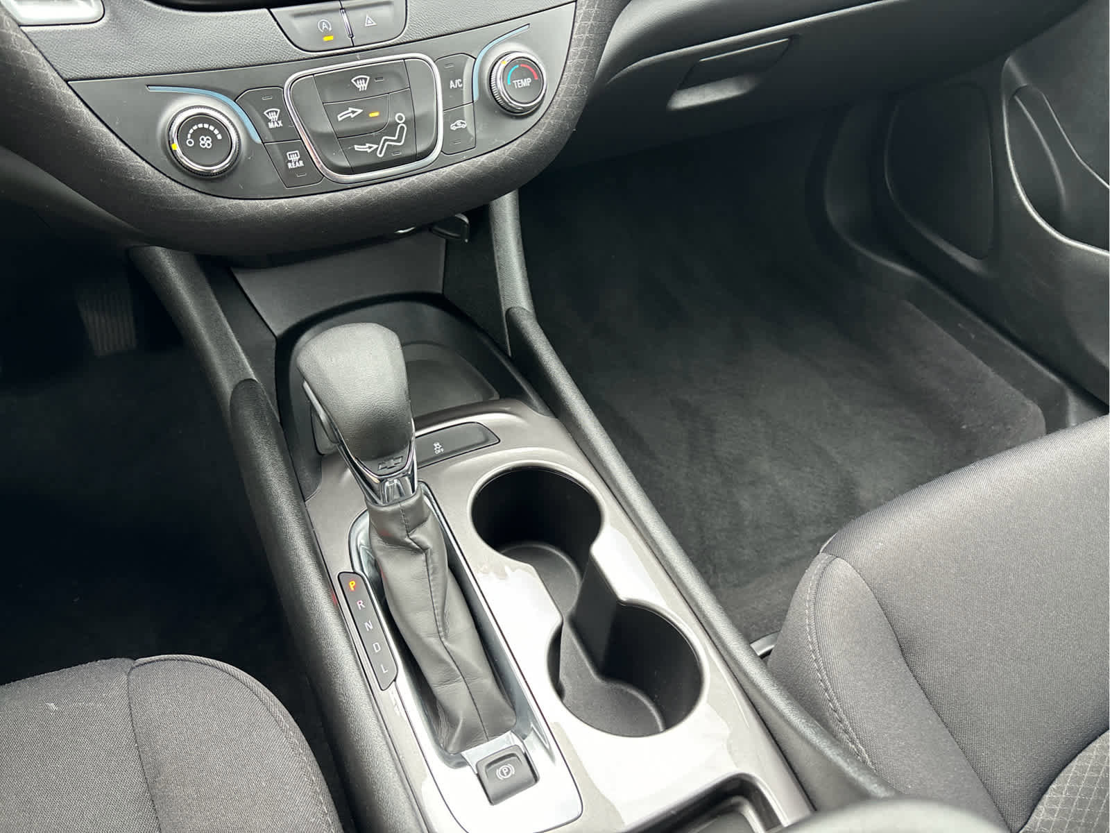 Used 2023 Chevrolet Malibu LS FWD image 14