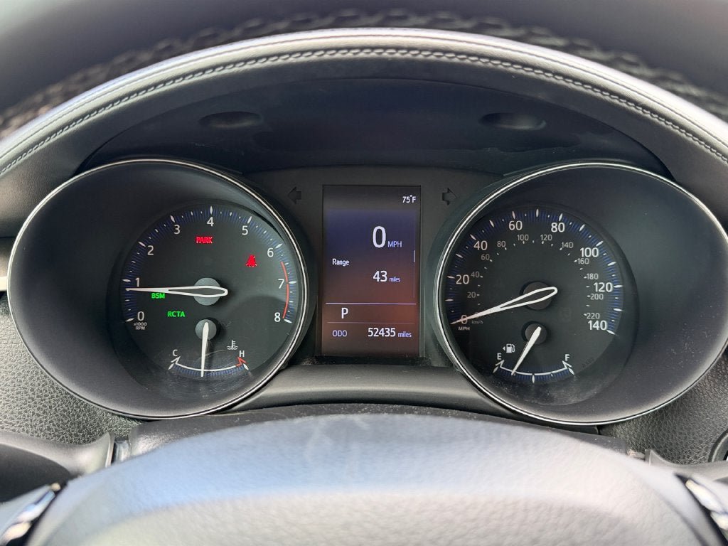 Used 2019 Toyota C-HR XLE FWD image 15