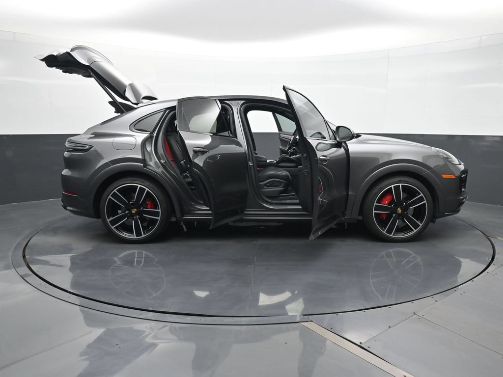 Certified 2023 Porsche Cayenne GTS AWD/4WD image 33