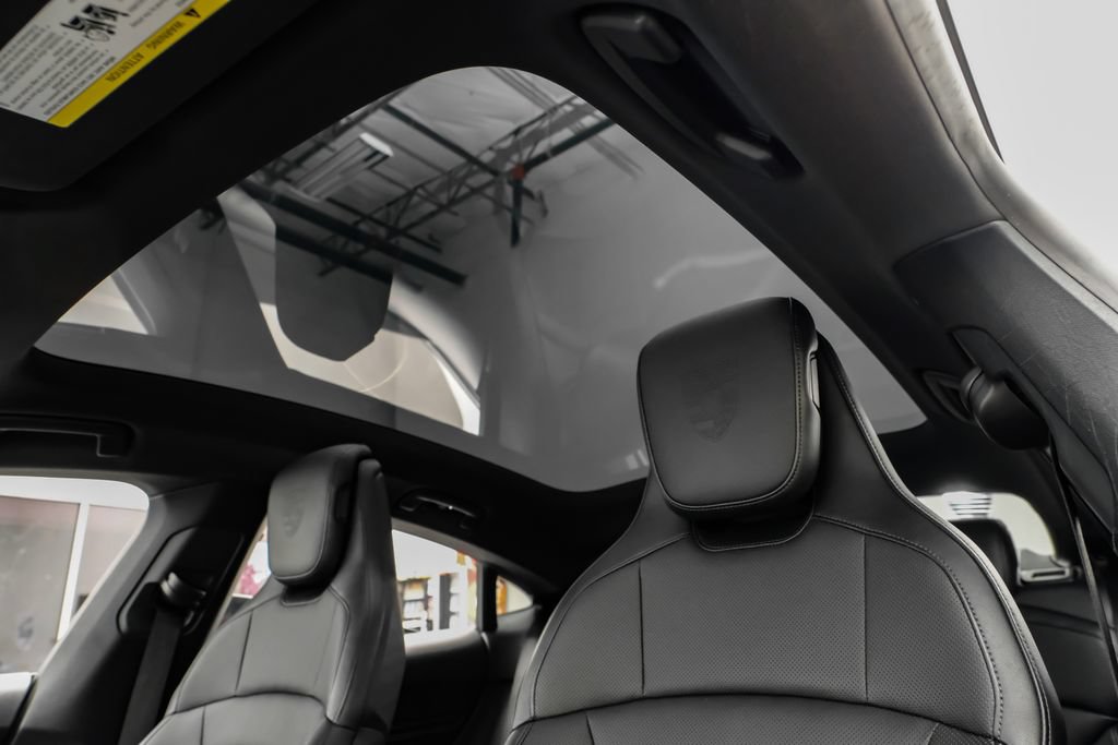 Used 2023 Porsche Taycan RWD image 5