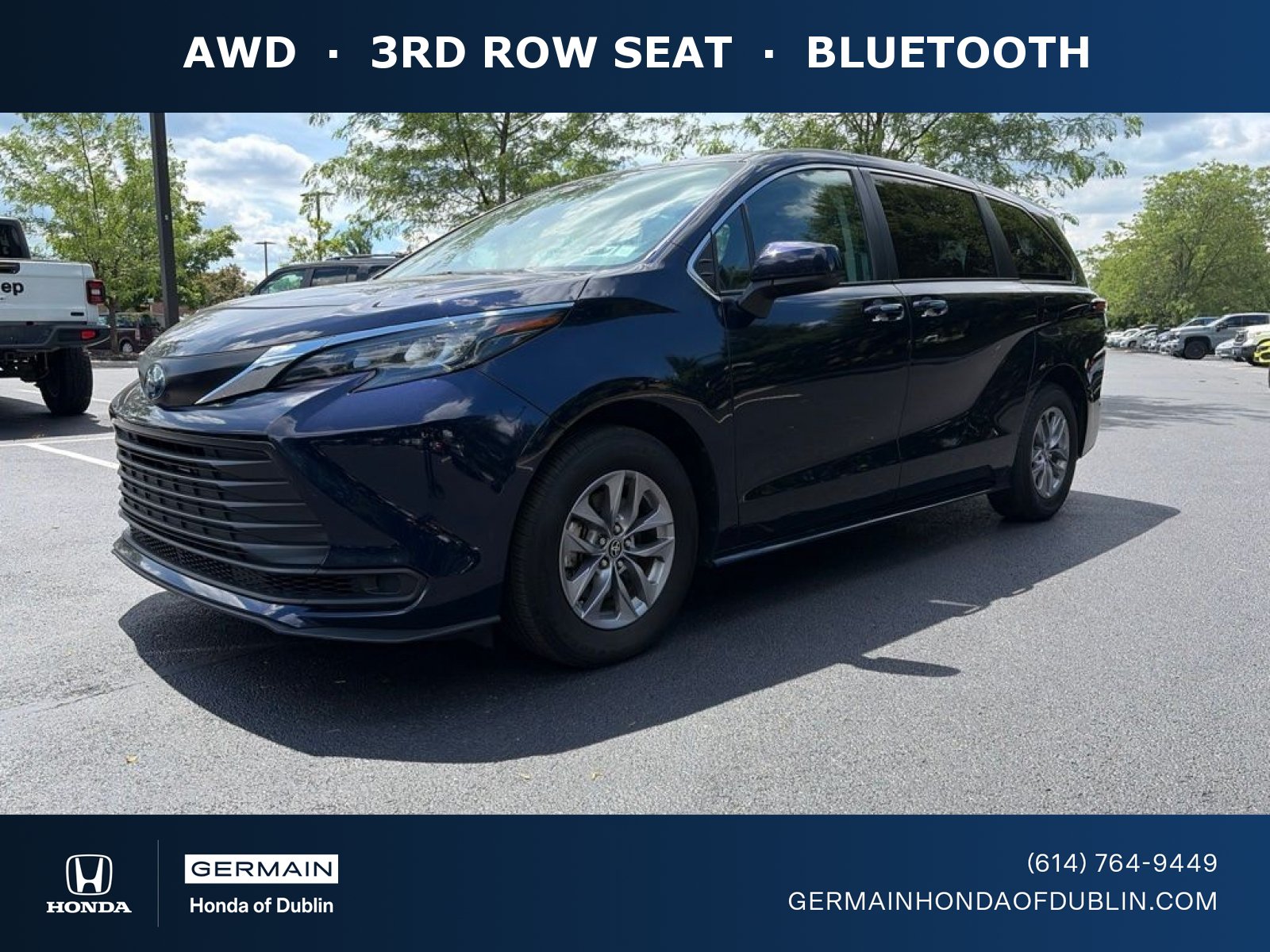 Used 2024 Toyota Sienna LE AWD/4WD image 1
