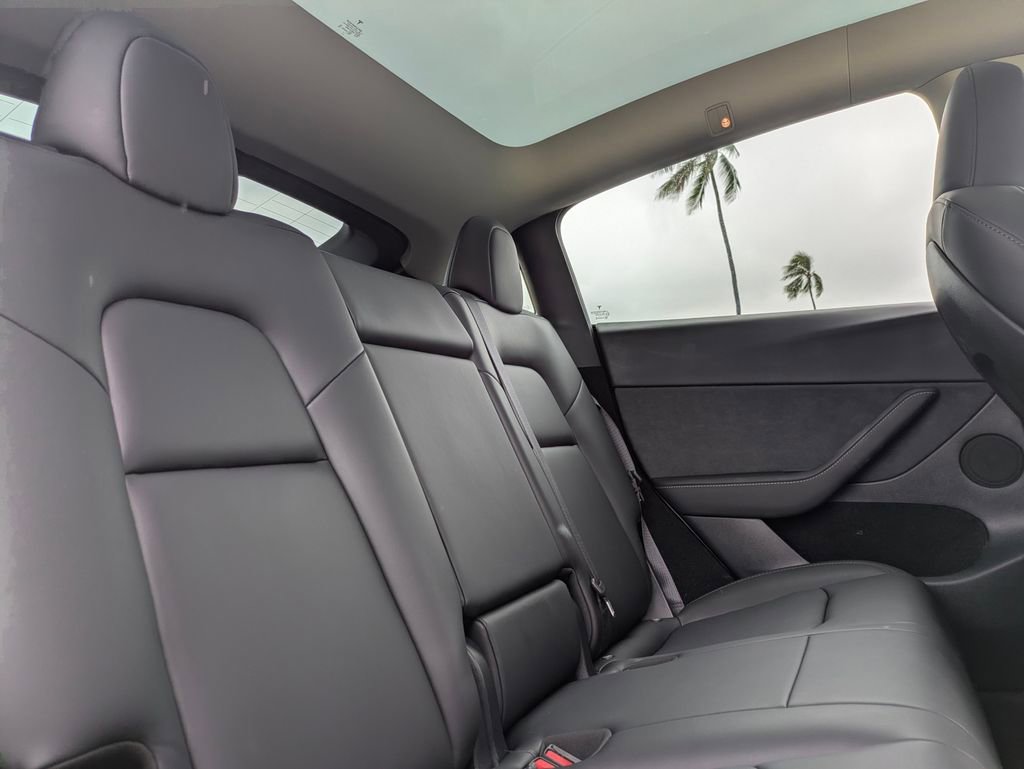 Used 2024 Tesla Model Y Performance image 15