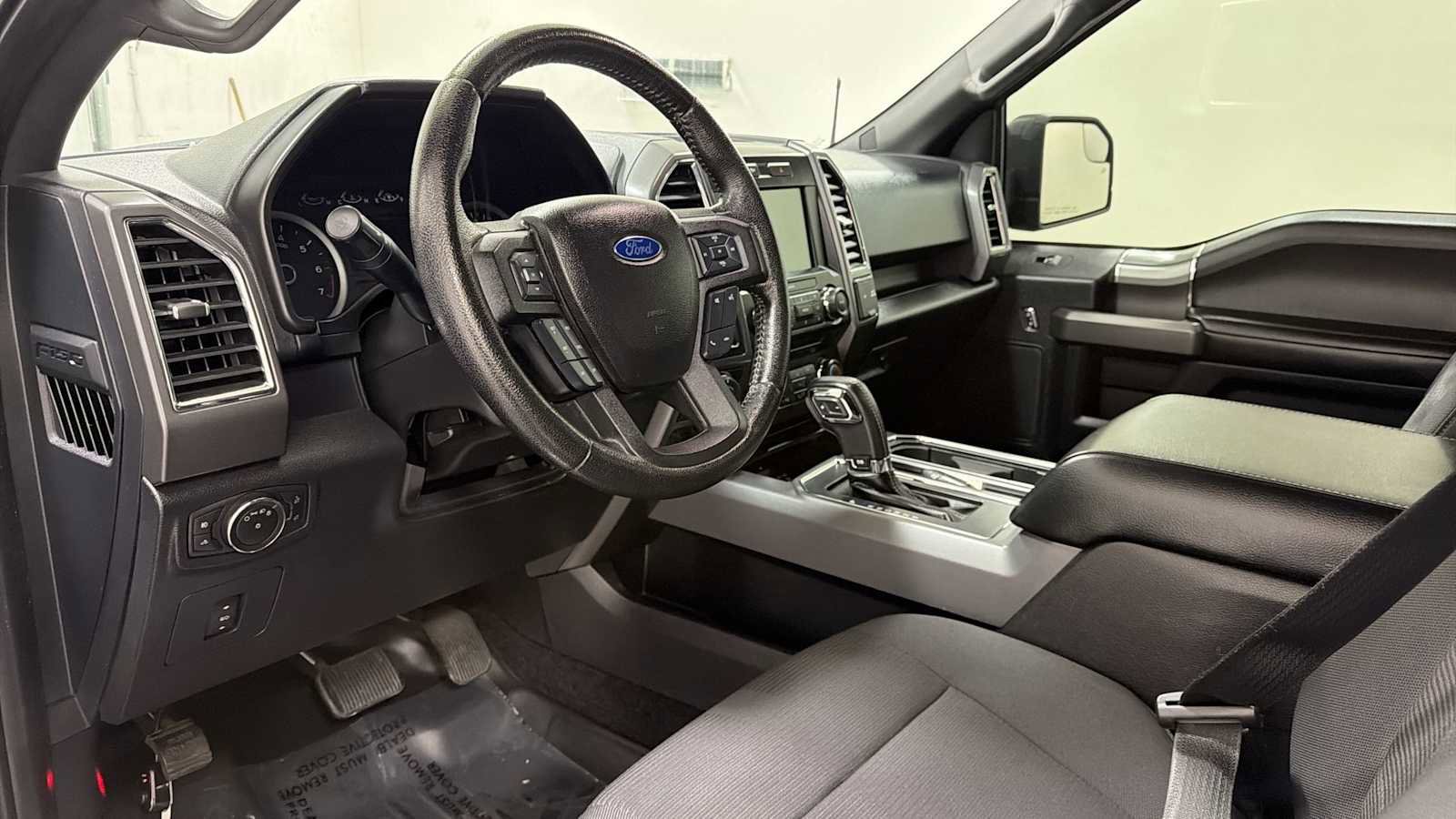 Used 2016 Ford F150 XLT w/ Equipment Group 302A Luxury AWD/4WD image 12