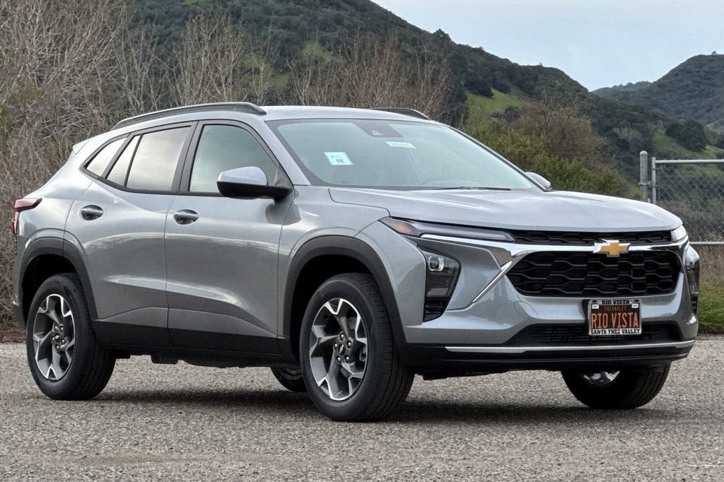 New 2026 Chevrolet Trax LT image 2
