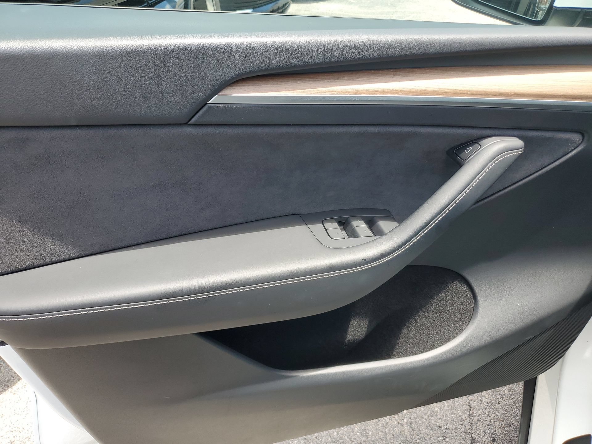 Used 2023 Tesla Model Y 2WD image 16