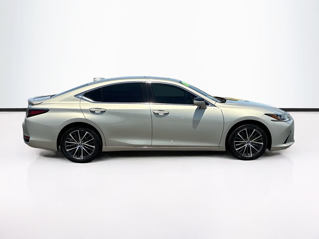 Used 2024 Lexus ES 300h w/ Premium Package FWD image 4