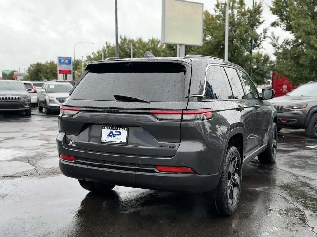 Used 2024 Jeep Grand Cherokee Limited w/ Black Appearance Package RWD image 6
