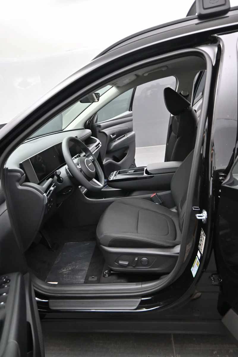 New 2026 Hyundai Tucson SEL FWD image 16