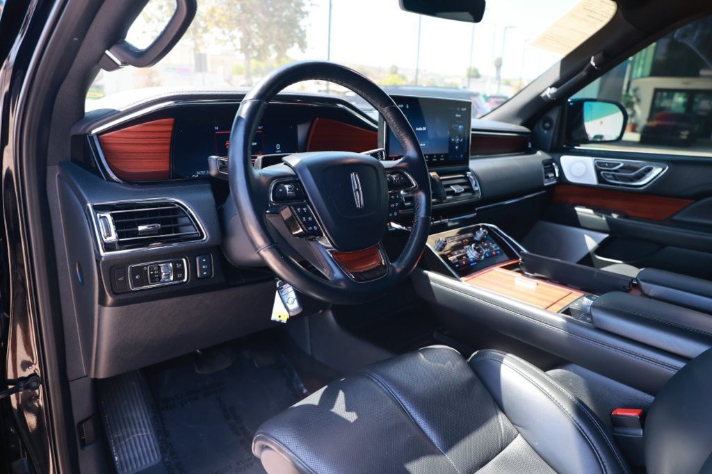 Used 2024 Lincoln Navigator L Reserve AWD/4WD image 18