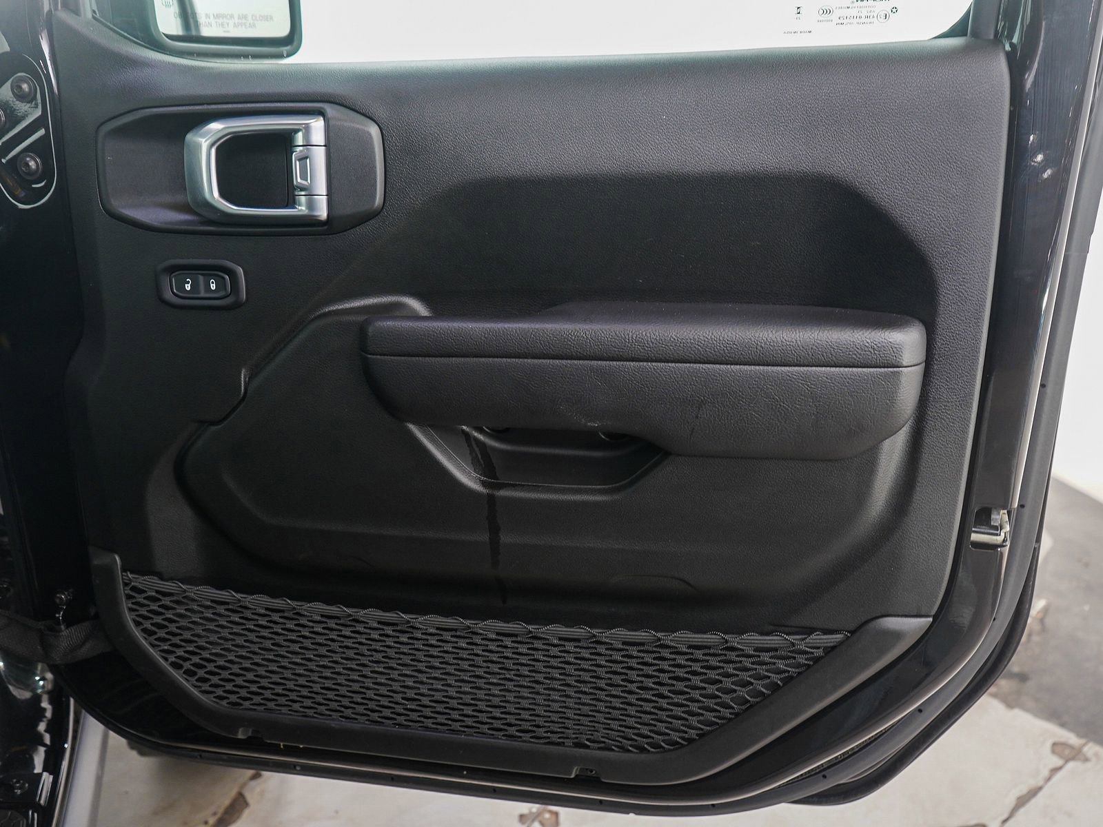 Used 2024 Jeep Wrangler Willys AWD/4WD image 11