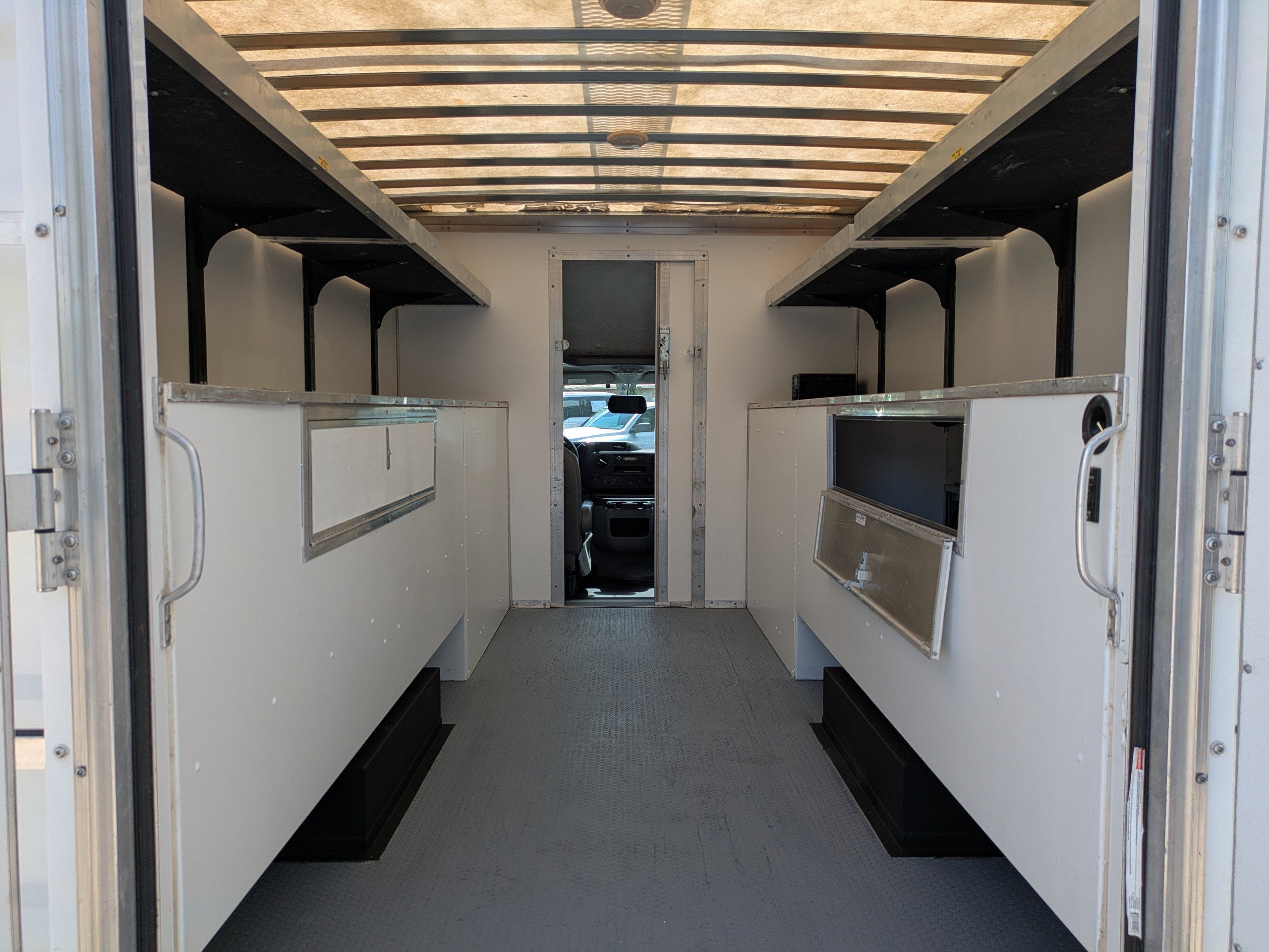 Certified 2023 Ford E-450 and Econoline 450 Super Duty w/ Power Windows & Locks Group RWD image 14