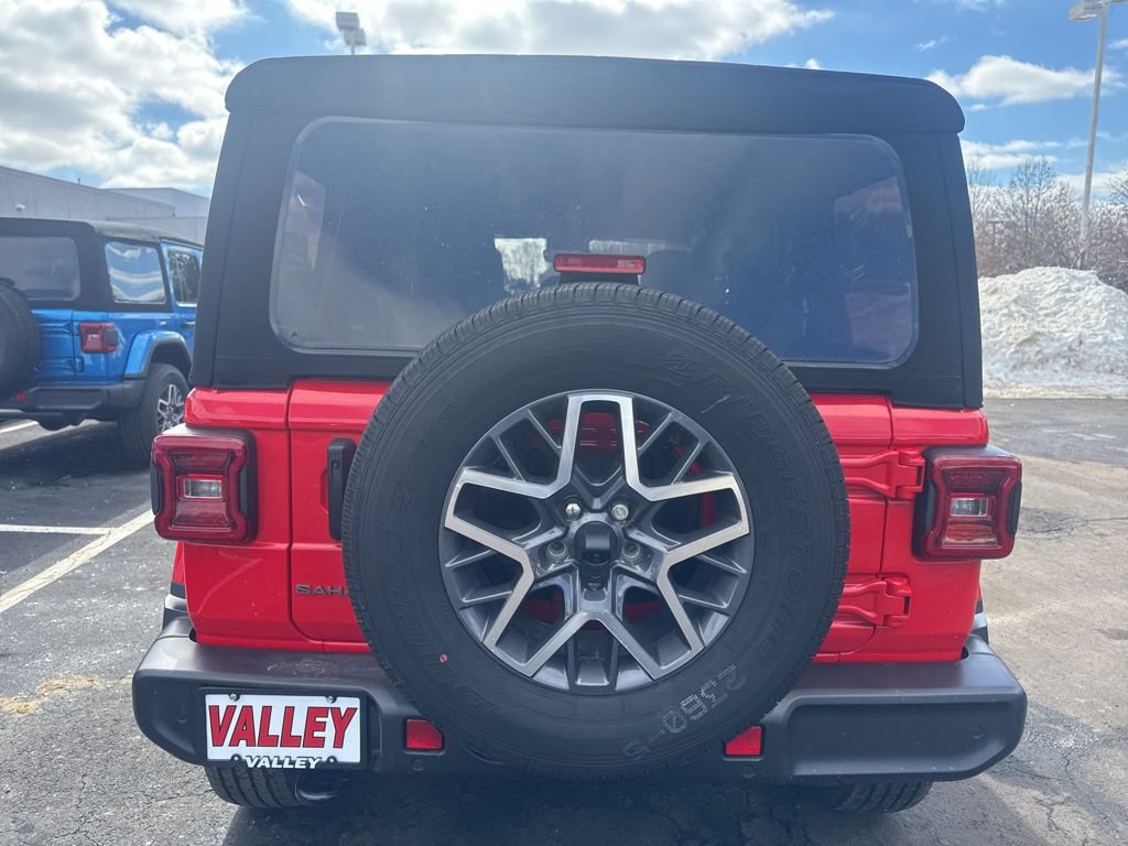 New 2025 Jeep Wrangler Unlimited Sahara AWD/4WD image 17