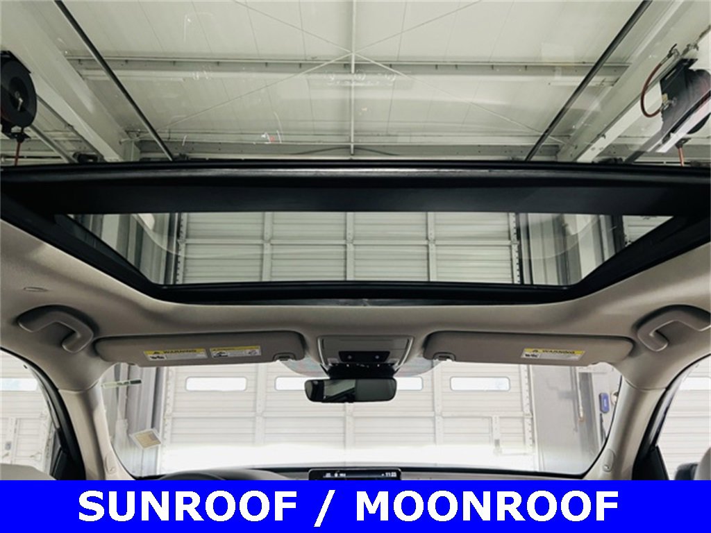 New 2025 Honda Pilot Touring image 9