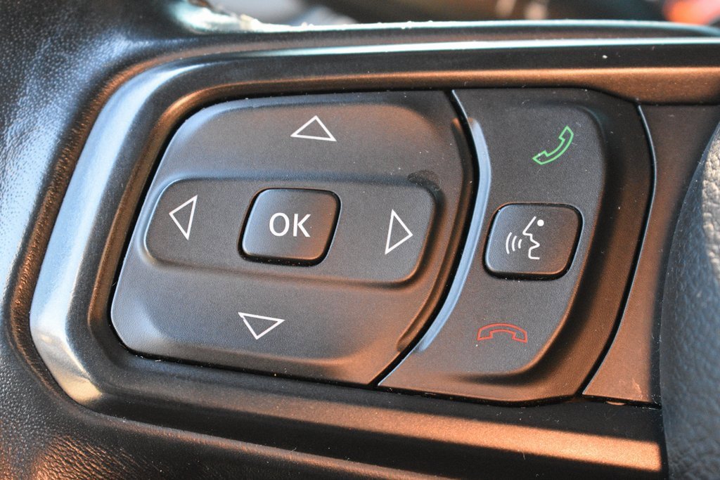 Used 2022 Jeep Gladiator Willys image 16