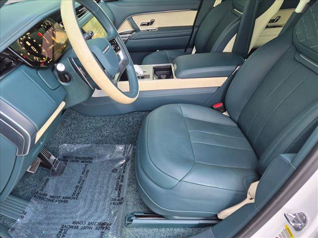 Certified 2025 Land Rover Range Rover SV AWD/4WD image 17