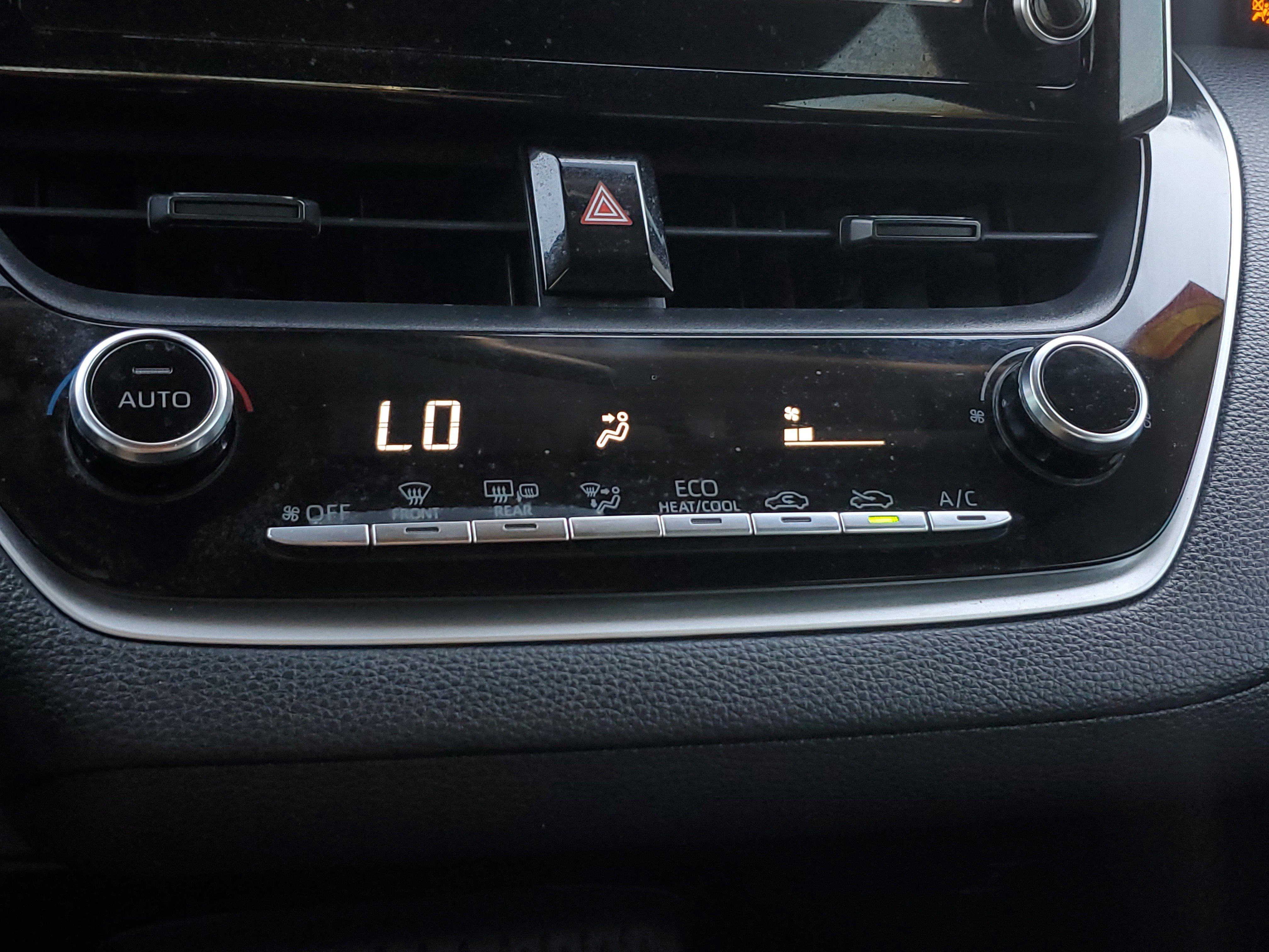Used 2020 Toyota Corolla LE image 25