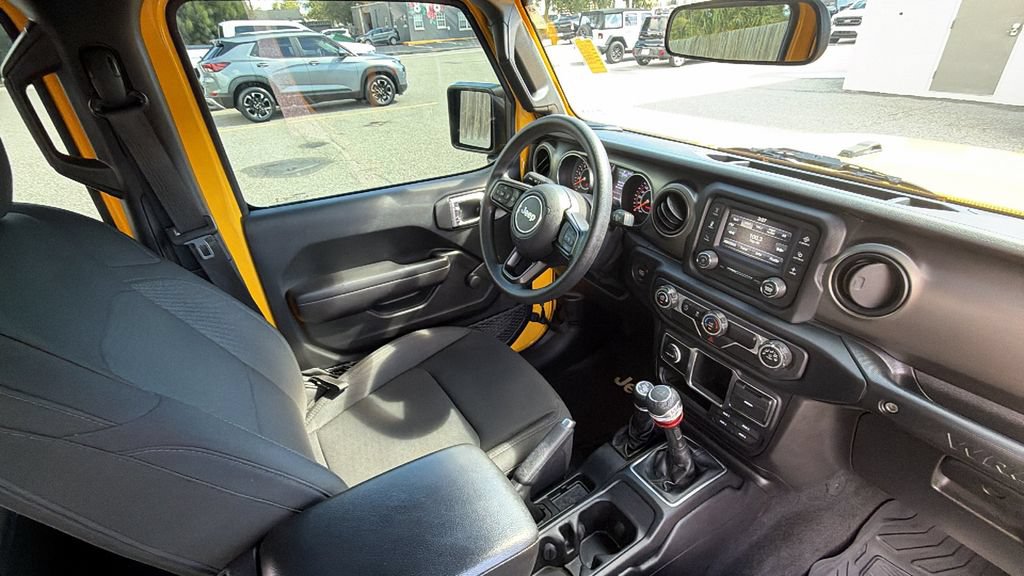 Used 2018 Jeep Wrangler Unlimited Sport AWD/4WD image 29