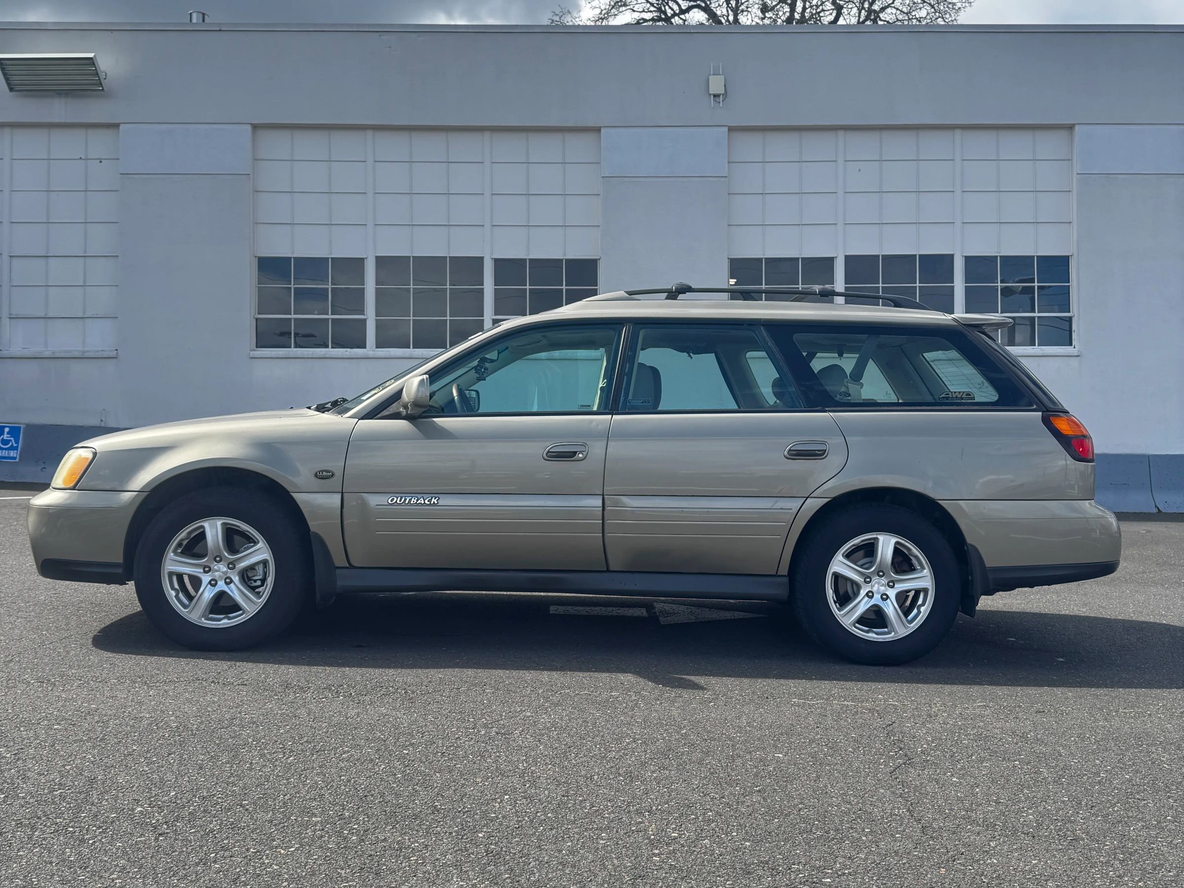 Used 2004 Subaru Outback H6 L.L. Bean Edition image 4