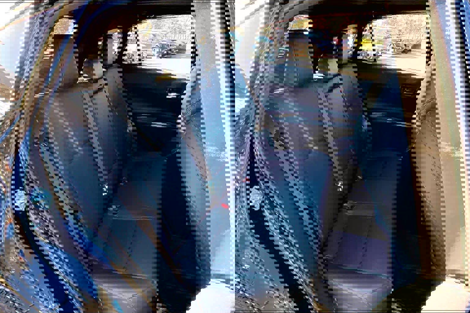 Used 2022 Toyota Venza Limited image 19