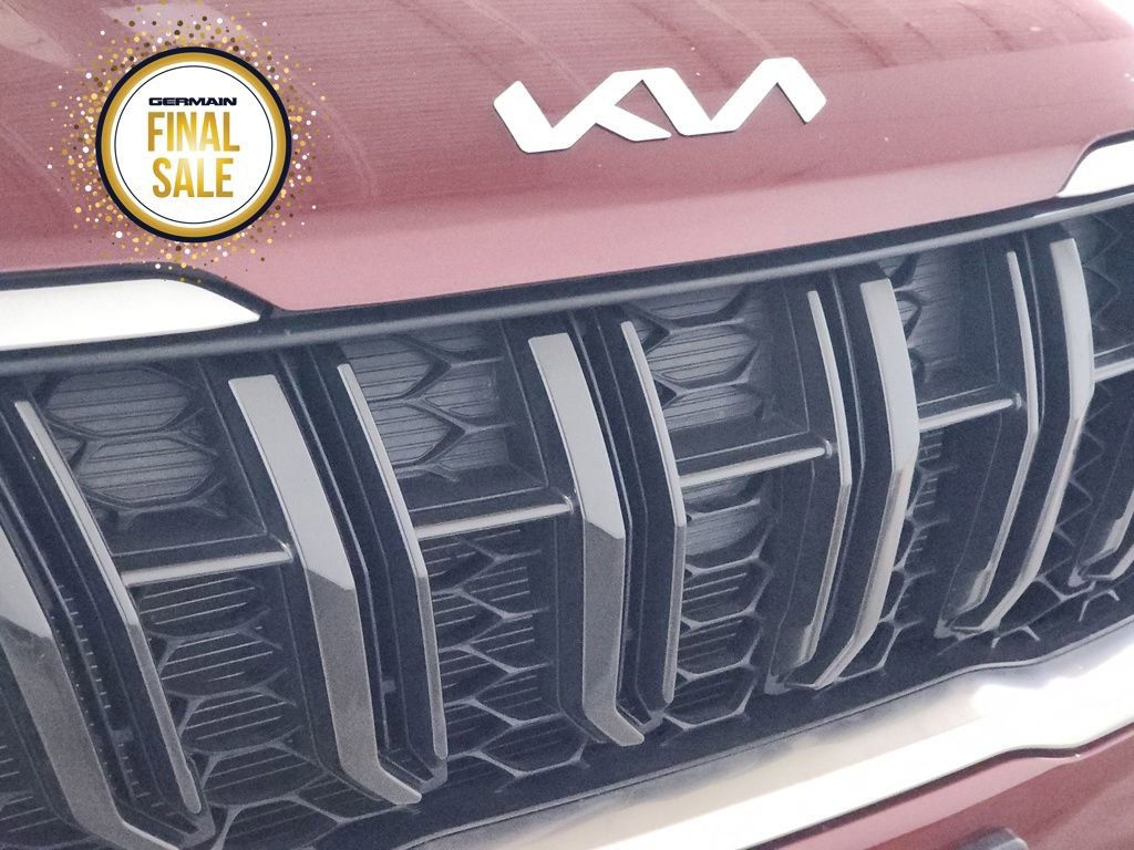 Certified 2024 Kia Carnival LX image 11