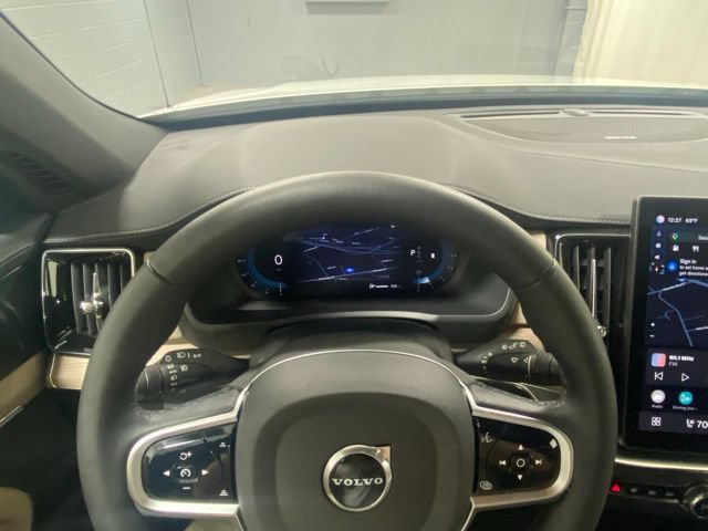Used 2025 Volvo XC90 B6 Plus AWD/4WD image 15