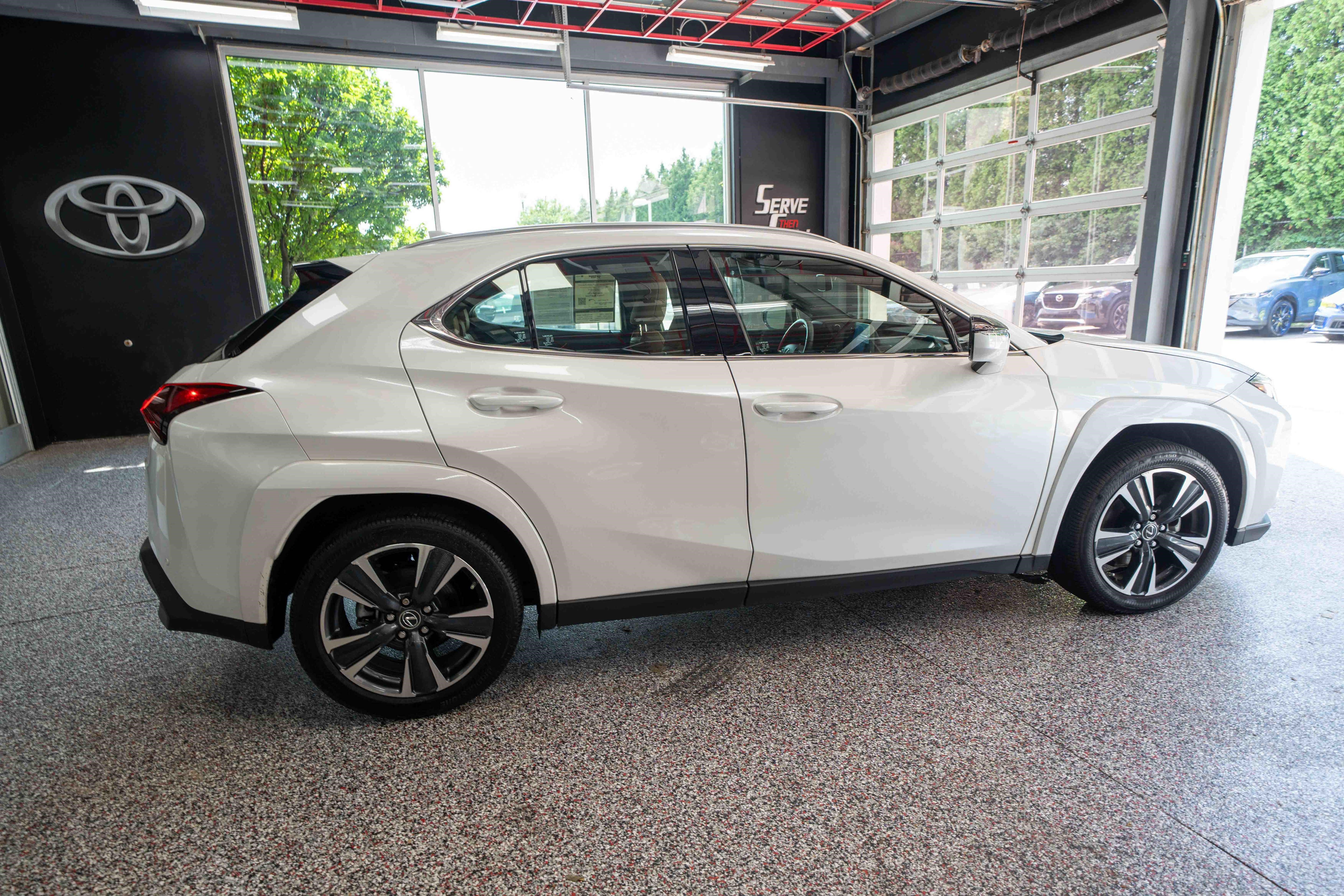 Used 2024 Lexus UX 250h AWD w/ Premium Package image 4