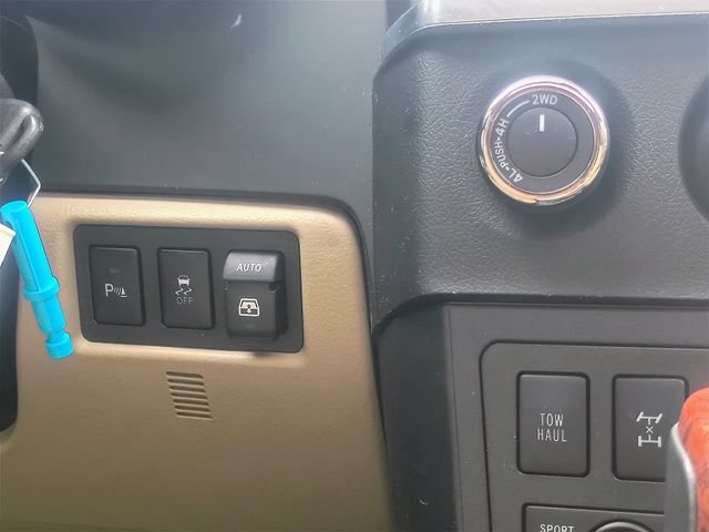 Used 2018 Toyota Sequoia Platinum AWD/4WD image 34