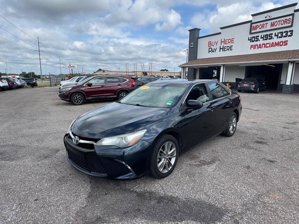 Used 2017 Toyota Camry SE FWD image 1