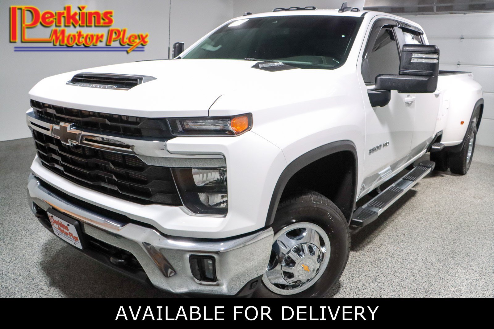 Used 2024 Chevrolet Silverado 3500 LT w/ Convenience Package AWD/4WD image 1