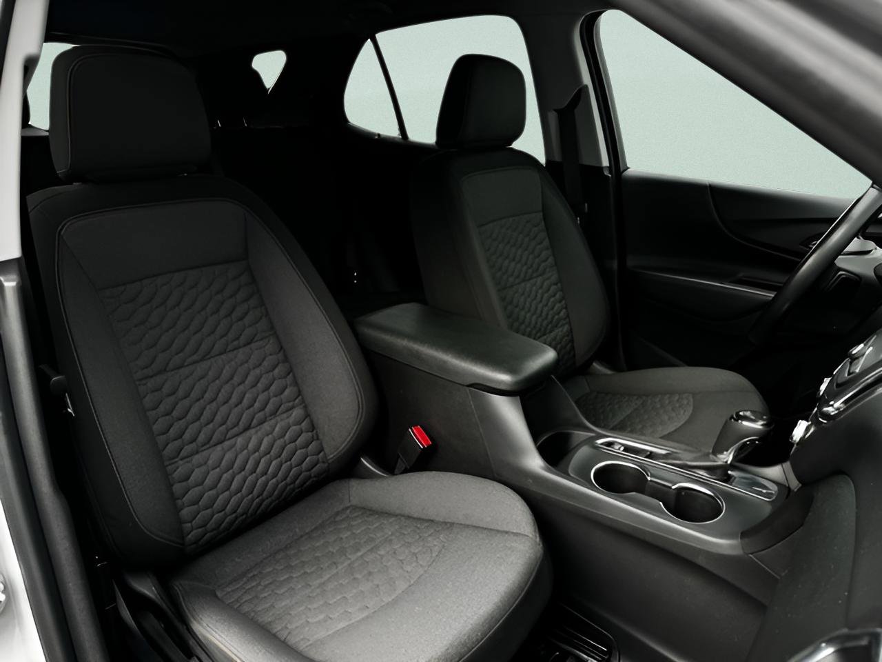 Used 2021 Chevrolet Equinox LT image 29