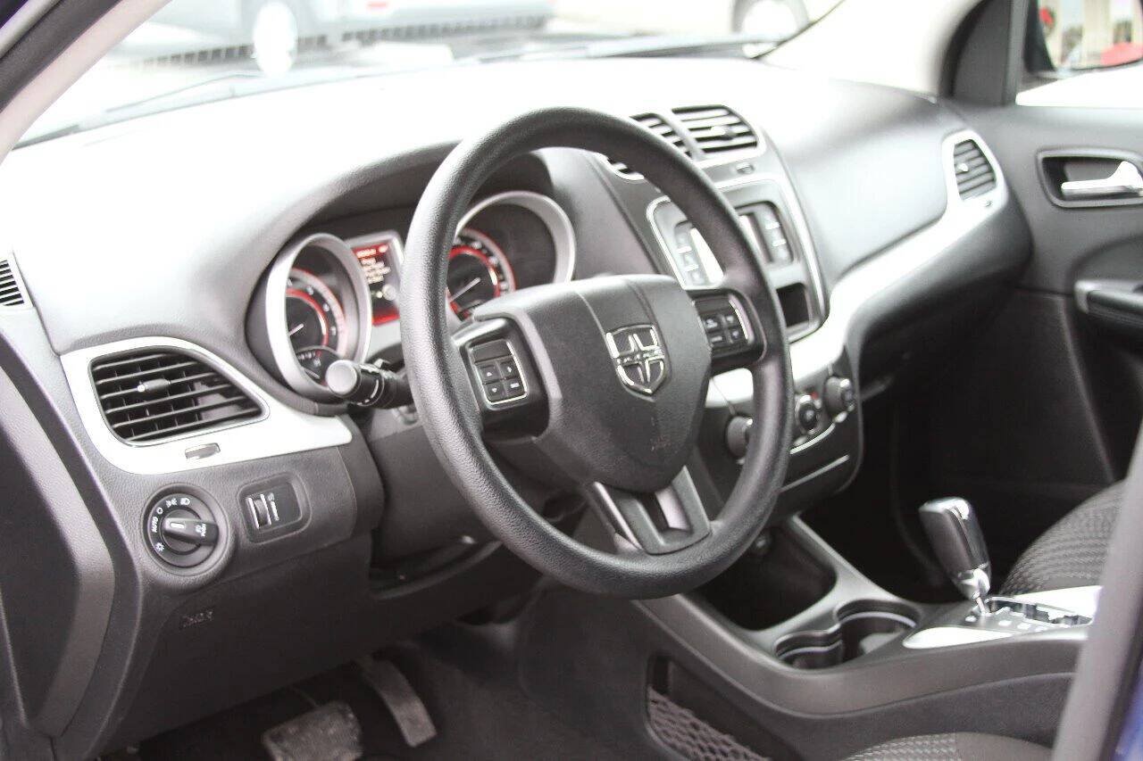 Used 2017 Dodge Journey SXT w/ Comfort/Convenience Group AWD/4WD image 21