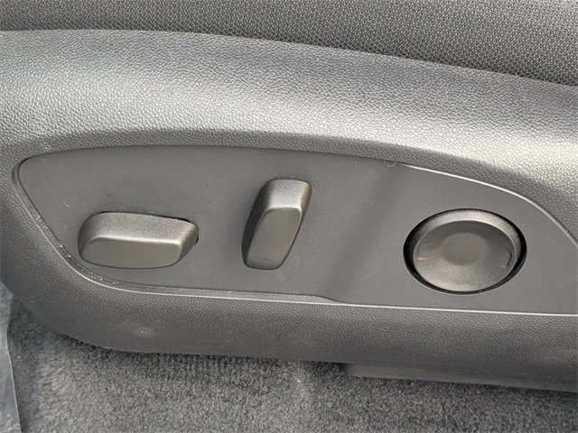 Used 2025 Chevrolet Traverse LT image 20