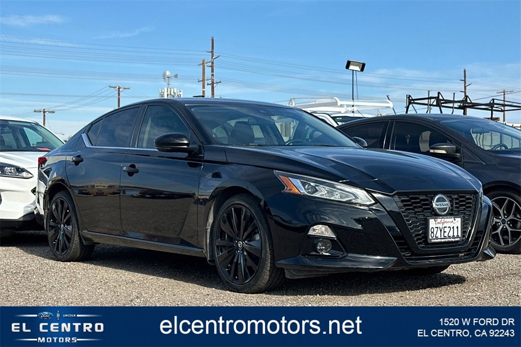 Used 2022 Nissan Altima 2.5 SR w/ Midnight Edition Package