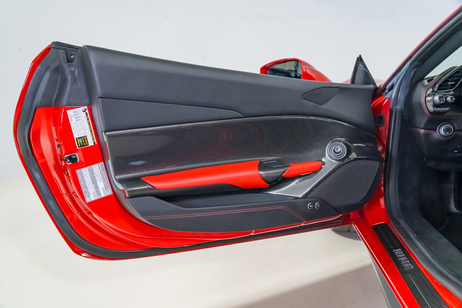 Used 2018 Ferrari 488 GTB RWD image 16