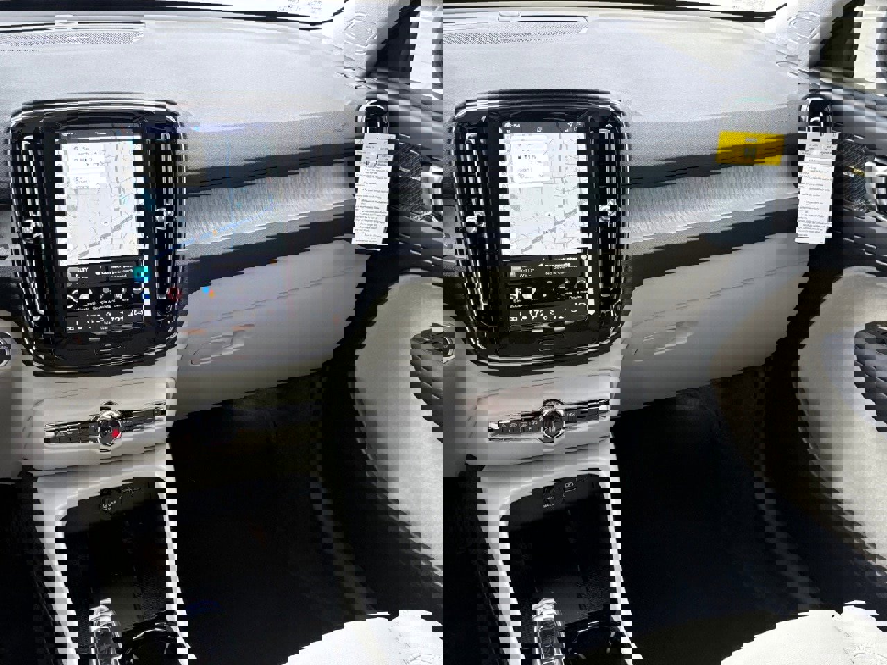 New 2026 Volvo XC40 B5 Ultra w/ Protection Package Premier image 13