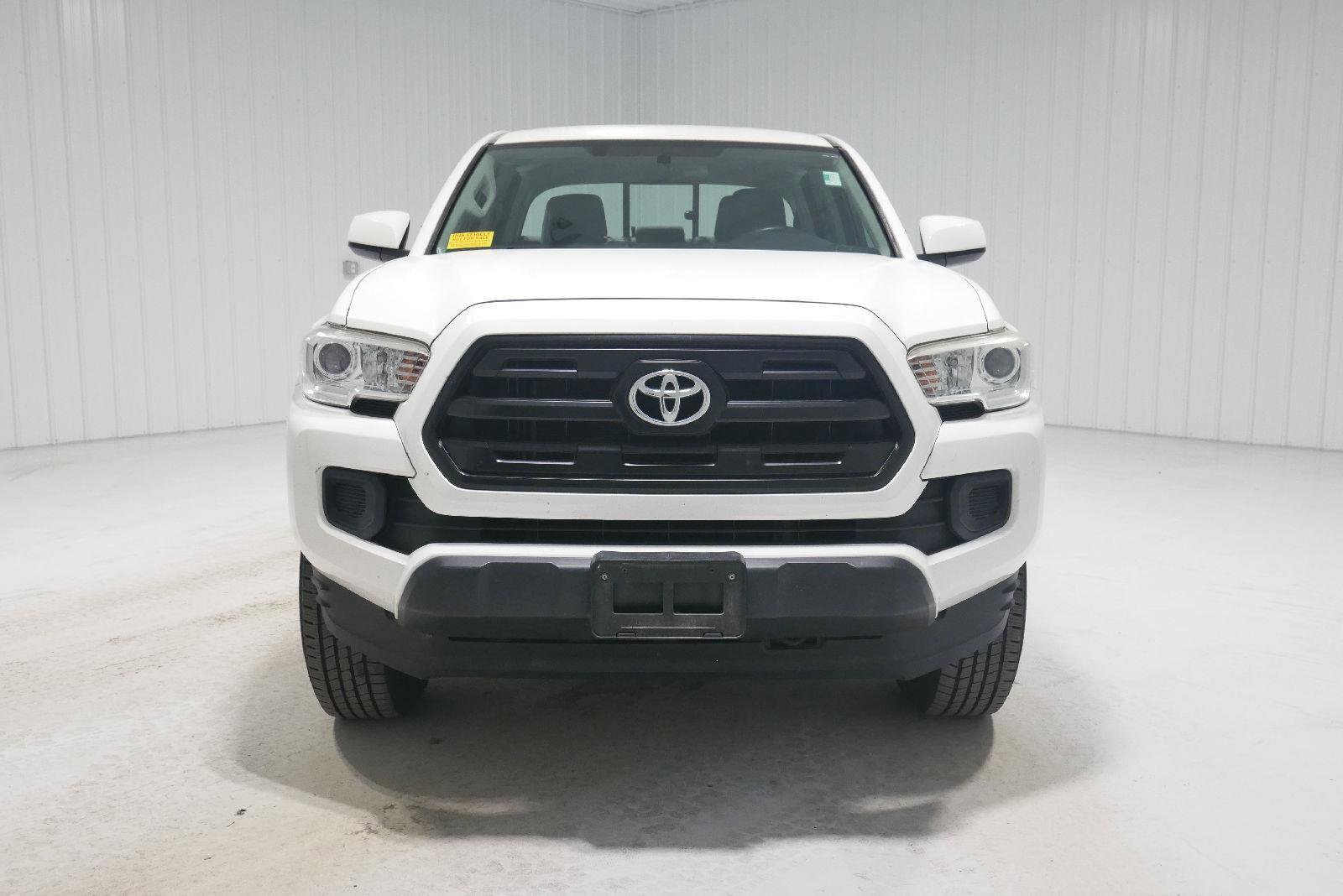 Used 2017 Toyota Tacoma SR image 2
