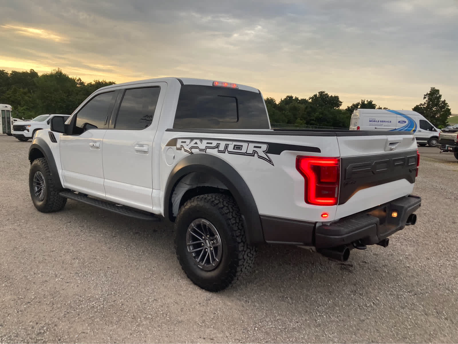 Used 2019 Ford F150 Raptor w/ Equipment Group 802A Luxury AWD/4WD image 5