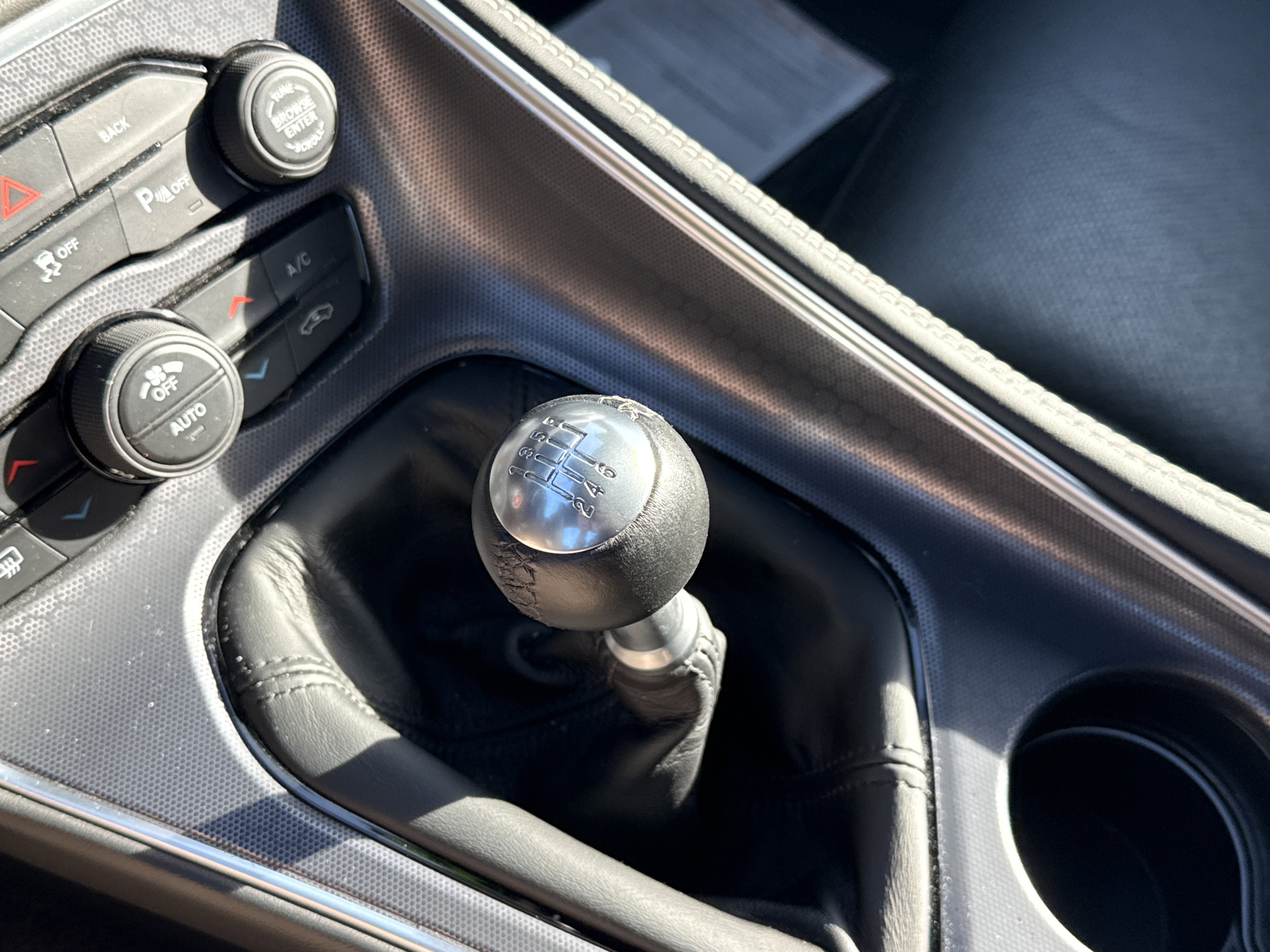 Used 2016 Dodge Challenger SRT w/ Technology Group image 24