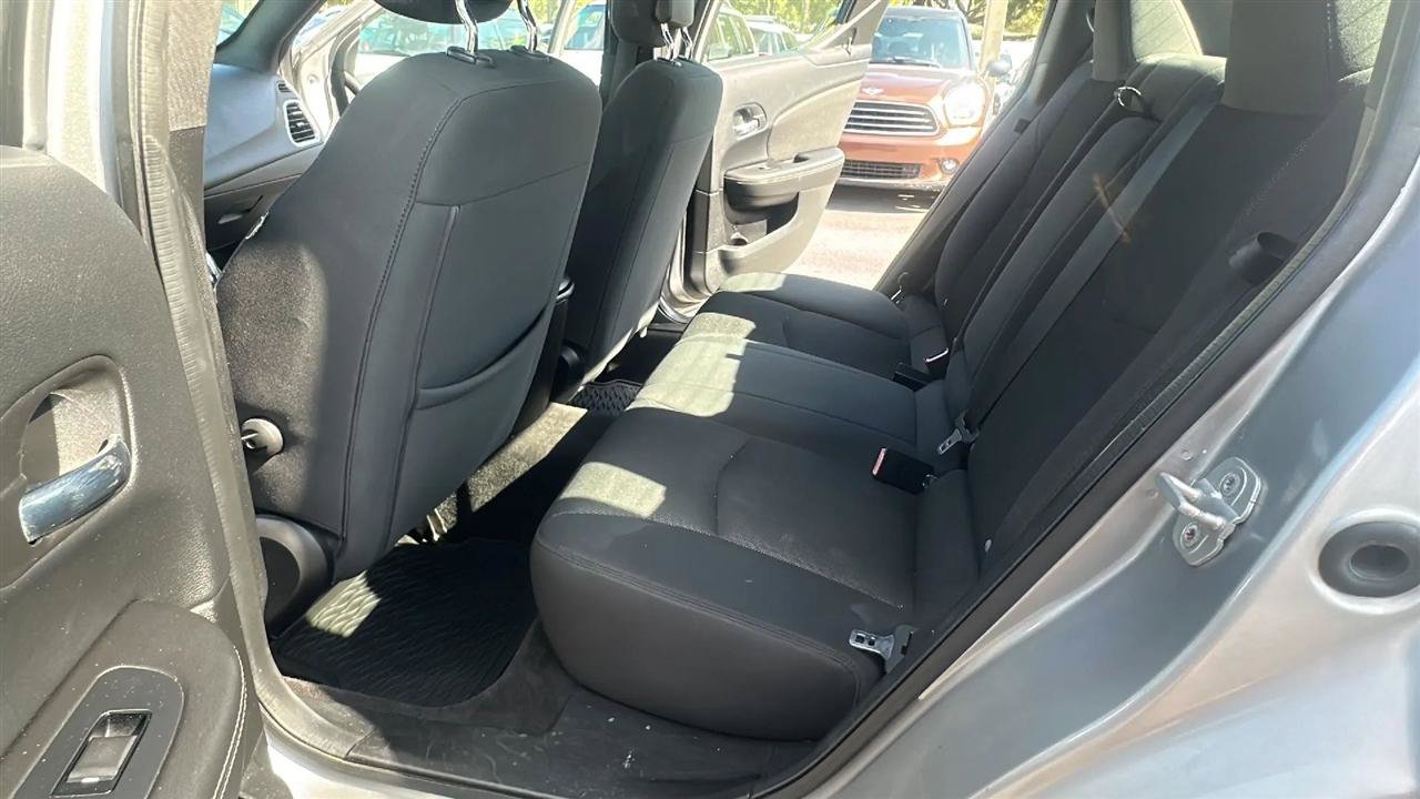 Used 2013 Dodge Avenger SXT FWD image 27