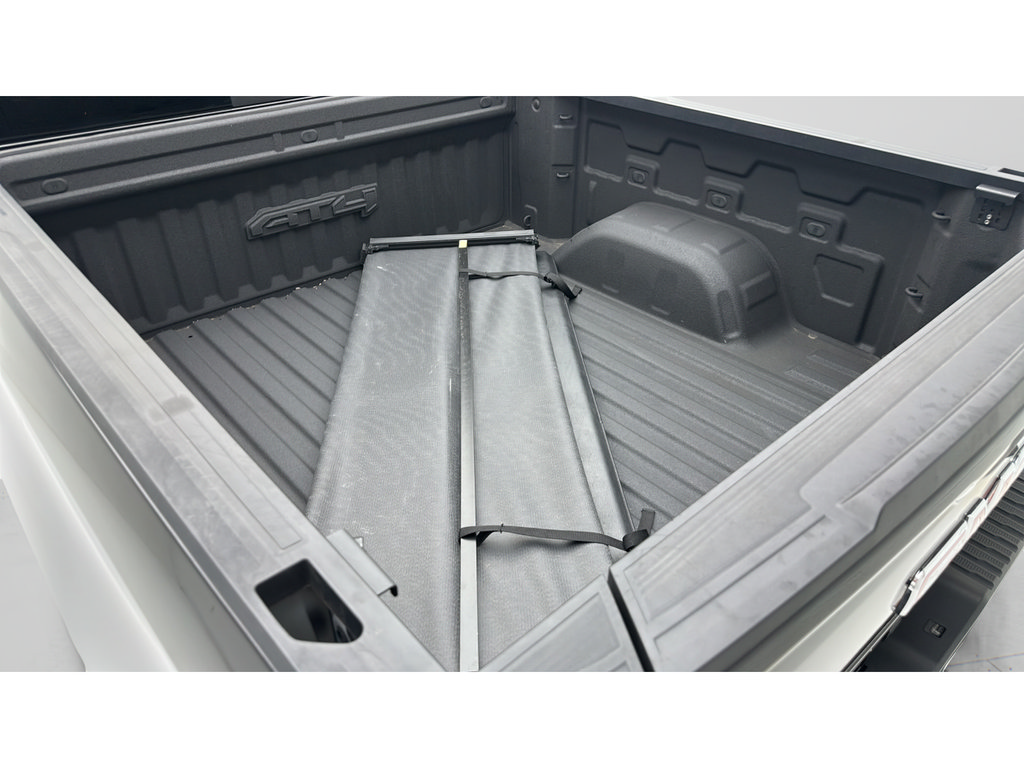 Used 2021 GMC Sierra 1500 AT4 w/ AT4 Premium Package AWD/4WD image 8