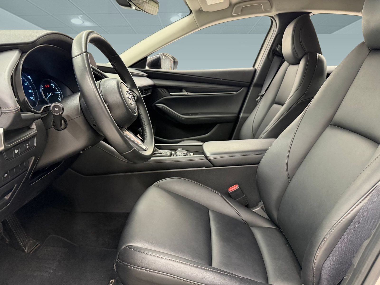Used 2025 MAZDA MAZDA3 s FWD image 4