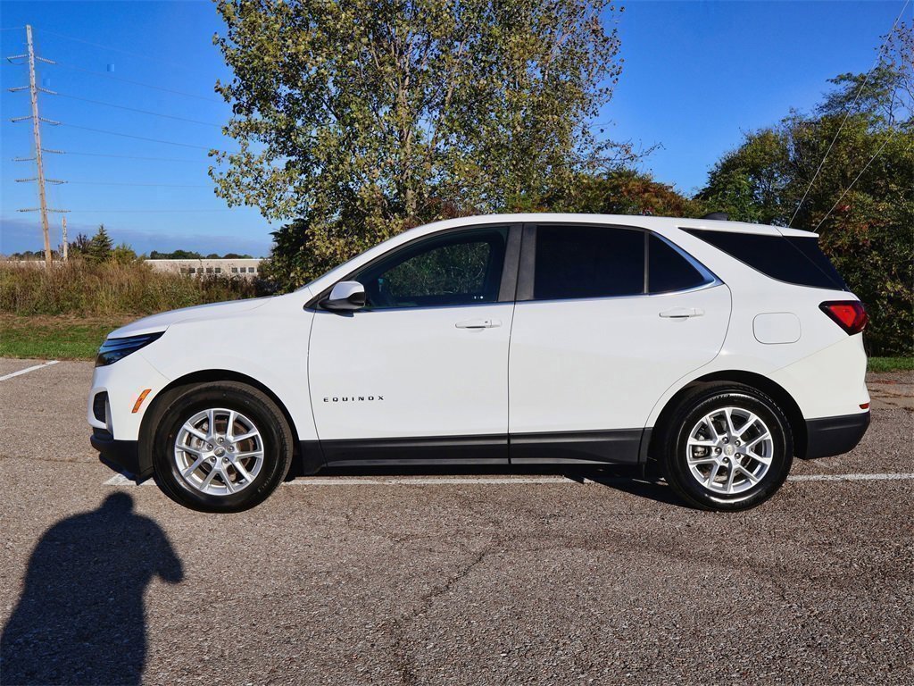Used 2022 Chevrolet Equinox LT image 2