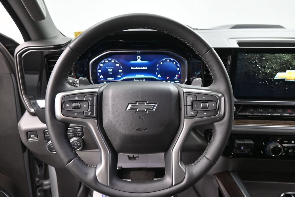 Used 2024 Chevrolet Silverado 1500 LT Trail Boss w/ LT Trail Boss Premium Package AWD/4WD image 32
