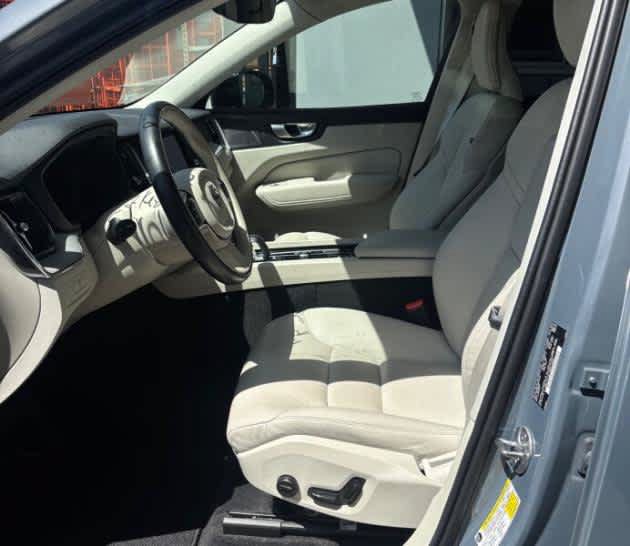 Used 2024 Volvo XC60 T8 Plus AWD/4WD image 3
